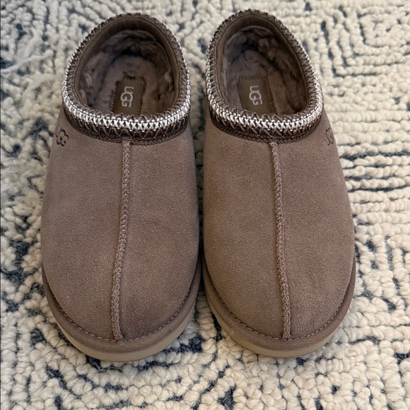 Ugg Men’s Tasmans in Caribou size 8 - Picture 1 of 5